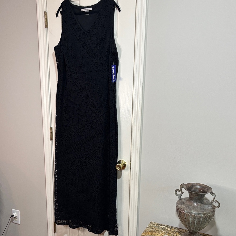 Elegant Black Sleeveless Dress